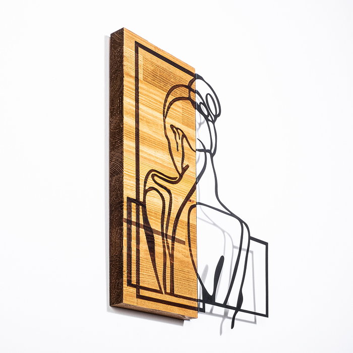 Wallity Woman Posture - Escultura de pared en Negro y Nogal Claro